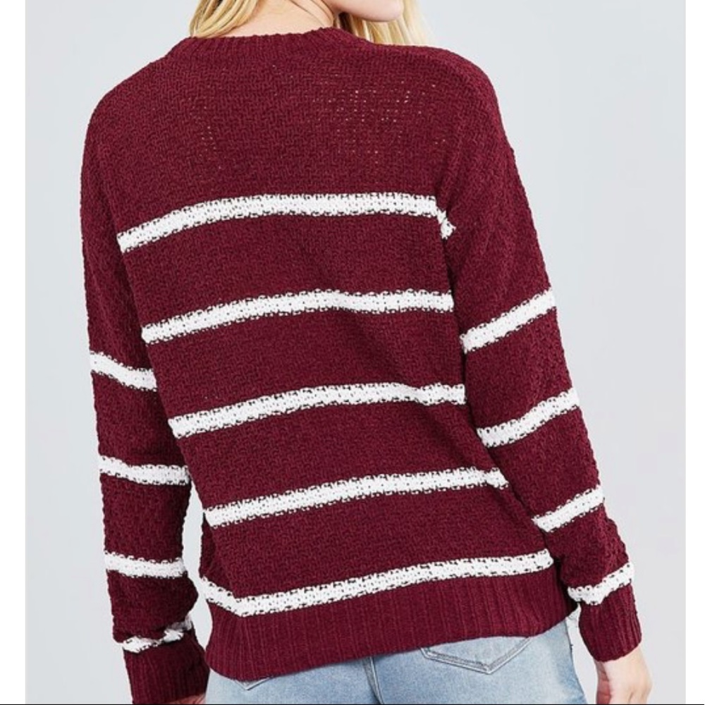 Closet clear 🚨burgundy round neck chenille sweate - Picture 2 of 4